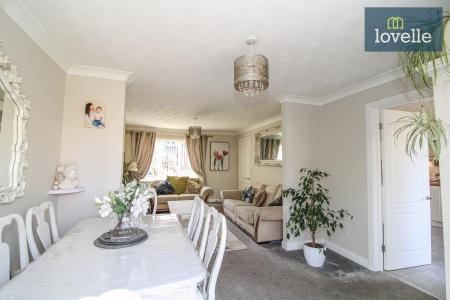 4 bedroom Detached house for sale in Shaw Drive, Scartho, Grimsby, DN33