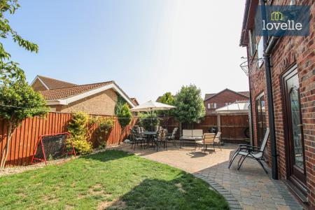 4 bedroom Detached house for sale in Shaw Drive, Scartho, Grimsby, DN33