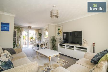 4 bedroom Detached house for sale in Shaw Drive, Scartho, Grimsby, DN33