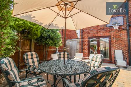 4 bedroom Detached house for sale in Shaw Drive, Scartho, Grimsby, DN33