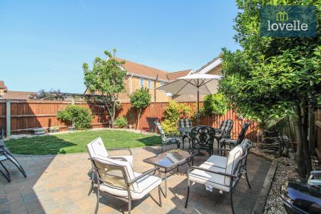 4 bedroom Detached house for sale in Shaw Drive, Scartho, Grimsby, DN33