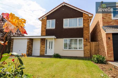 3 bedroom Detached house for sale in Broadway, Grimsby, DN34