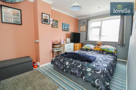 3 bedroom Terraced House for sale in Runswick Road, Grimsby, DN32