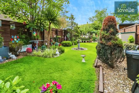 3 bedroom Terraced House for sale in Runswick Road, Grimsby, DN32