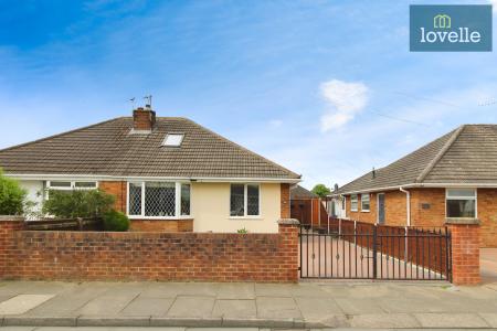 3 bedroom Semi-detached bungalow for sale in Lavenham Road, Scartho, Grimsby, DN33
