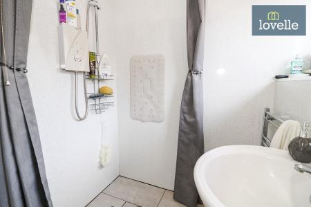 3 bedroom Semi-detached bungalow for sale in Lavenham Road, Scartho, Grimsby, DN33