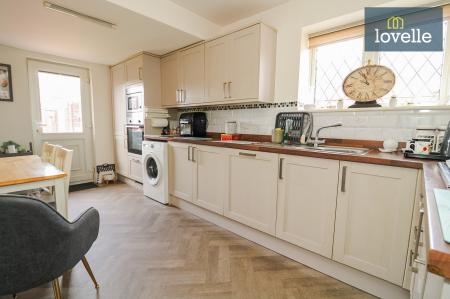 3 bedroom Semi-detached bungalow for sale in Lavenham Road, Scartho, Grimsby, DN33