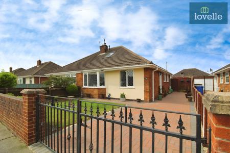 3 bedroom Semi-detached bungalow for sale in Lavenham Road, Scartho, Grimsby, DN33