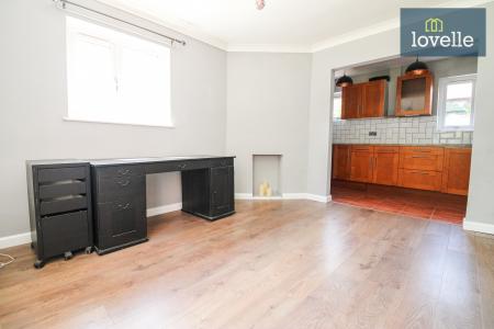 3 bedroom Semi-detached house for sale in East Row, South Somercotes, LN11