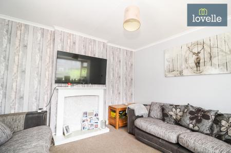 3 bedroom Semi-detached house for sale in Winchester Avenue, Grimsby, DN33