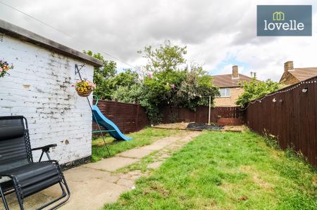 3 bedroom Semi-detached house for sale in Winchester Avenue, Grimsby, DN33