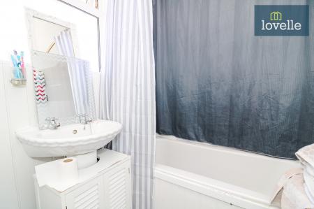 3 bedroom Semi-detached house for sale in Winchester Avenue, Grimsby, DN33