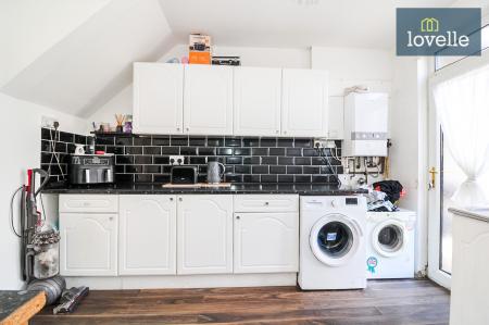 3 bedroom Semi-detached house for sale in Winchester Avenue, Grimsby, DN33