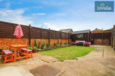3 bedroom End of terrace house for sale in Clifton Road, Grimsby, DN34