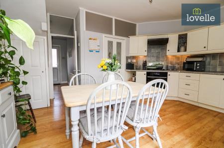 3 bedroom End of terrace house for sale in Clifton Road, Grimsby, DN34
