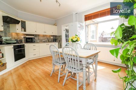 3 bedroom End of terrace house for sale in Clifton Road, Grimsby, DN34