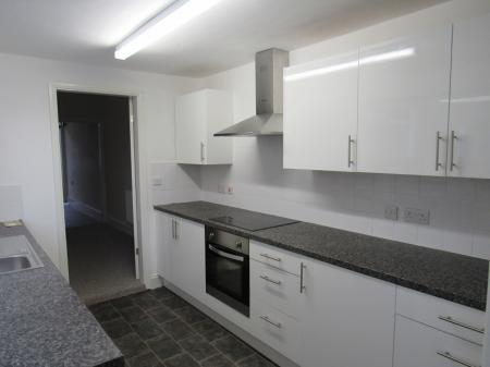 2 bedroom Terraced House to let in Convamore Road, Grimsby, DN32