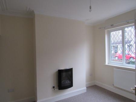 2 bedroom Terraced House to let in Convamore Road, Grimsby, DN32