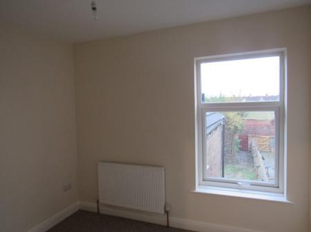 2 bedroom Terraced House to let in Convamore Road, Grimsby, DN32