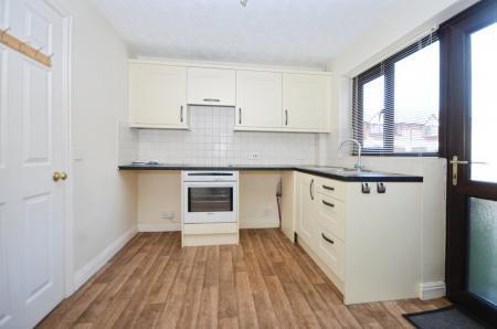 2 bedroom Mews house to let in Kings Mews, Cleethorpes, DN35