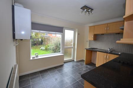 2 bedroom Semi-detached house to let in Calder Close, Immingham, DN40
