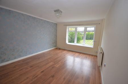 2 bedroom Semi-detached house to let in Calder Close, Immingham, DN40