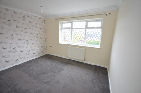 2 bedroom Semi-detached house to let in Calder Close, Immingham, DN40
