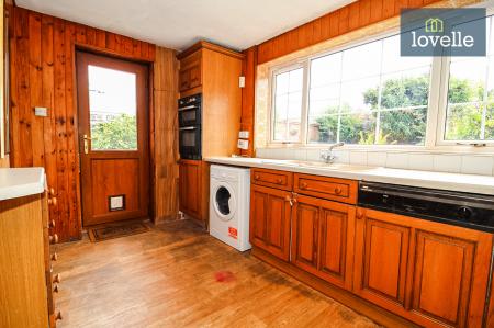 4 bedroom Detached house for sale in Abbey Drive West, Grimsby, DN32