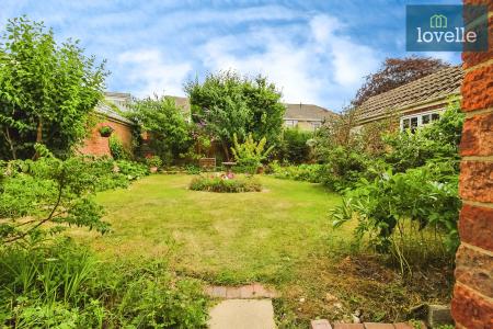 4 bedroom Detached house for sale in Abbey Drive West, Grimsby, DN32