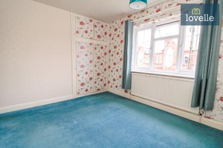 4 bedroom Detached house for sale in Abbey Drive West, Grimsby, DN32