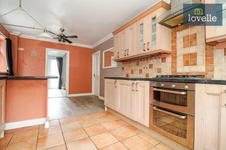 4 bedroom Detached house for sale in Grasby Crescent, Grimsby, DN37