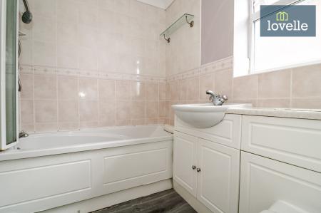 4 bedroom Detached house for sale in Grasby Crescent, Grimsby, DN37