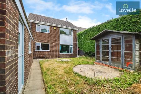 4 bedroom Detached house for sale in Grasby Crescent, Grimsby, DN37
