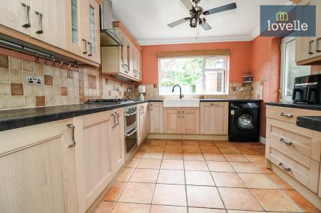 4 bedroom Detached house for sale in Grasby Crescent, Grimsby, DN37