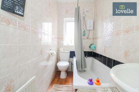 2 bedroom Terraced House for sale in Lister Street, Grimsby, DN31