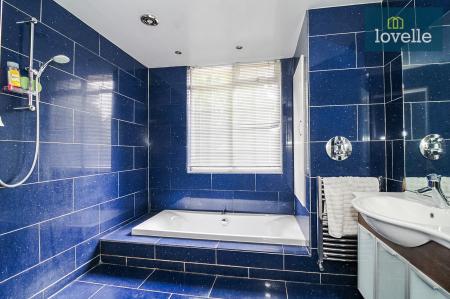 5 bedroom Bungalow for sale in Waltham Road, Brigsley, DN37