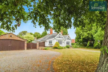 5 bedroom Bungalow for sale in Waltham Road, Brigsley, DN37