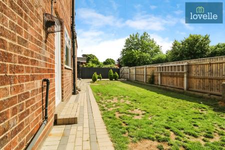 3 bedroom Semi-detached house for sale in Westward Ho, Grimsby, DN34