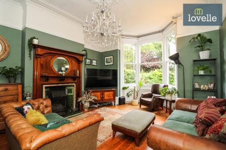 5 bedroom Terraced House for sale in Abbey Road, Grimsby, DN32