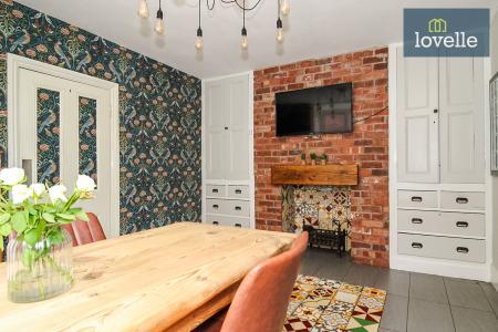 5 bedroom Terraced House for sale in Abbey Road, Grimsby, DN32