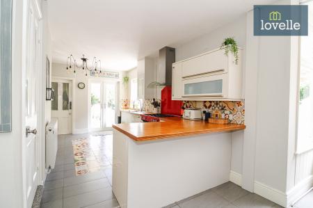 5 bedroom Terraced House for sale in Abbey Road, Grimsby, DN32