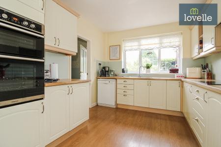 4 bedroom Detached house for sale in Waltham Road, Scartho, Grimsby, DN33
