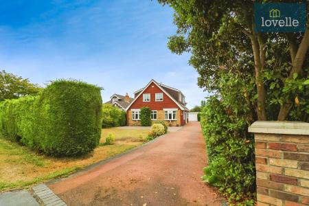 4 bedroom Detached house for sale in Waltham Road, Scartho, Grimsby, DN33