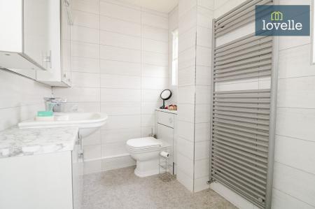 4 bedroom Detached house for sale in Waltham Road, Scartho, Grimsby, DN33