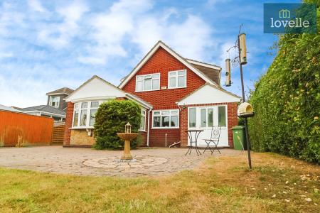 4 bedroom Detached house for sale in Waltham Road, Scartho, Grimsby, DN33