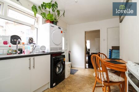 2 bedroom Terraced House for sale in Hainton Avenue, Grimsby, DN32
