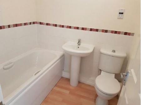 2 bedroom Terraced House to let in Danes Close, Grimsby, DN32