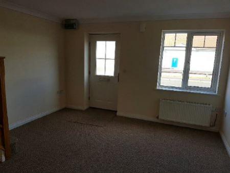 2 bedroom Terraced House to let in Danes Close, Grimsby, DN32