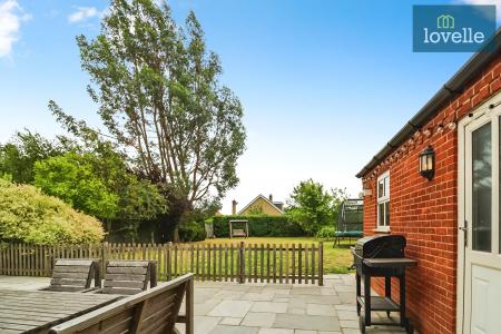 5 bedroom Detached house for sale in Ludborough Road, North Thoresby, DN36