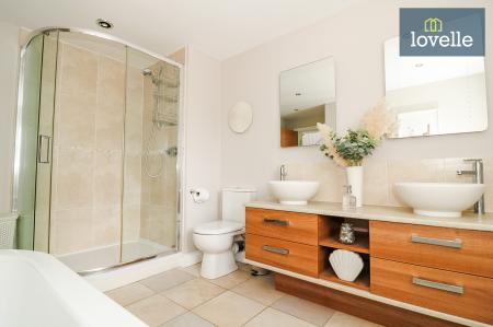 5 bedroom Detached house for sale in Ludborough Road, North Thoresby, DN36